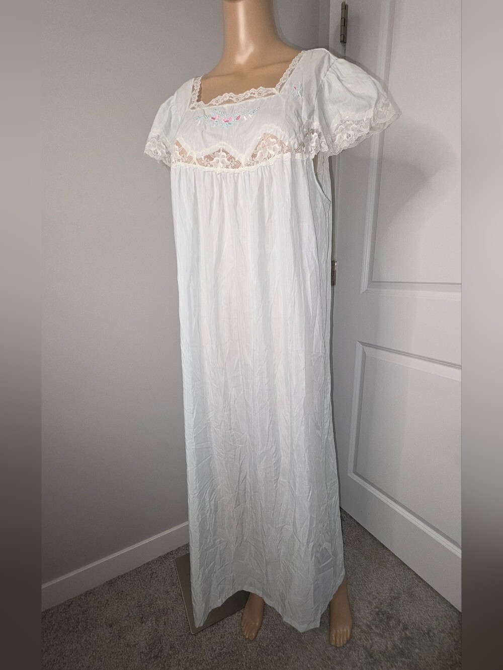 Vintage Barbizon 60's'70's Soft Blue Lace-Trim Long Nightgown * Feminine Chemise - Picture 6 of 16
